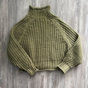 H&M Olive Green Turtleneck Sweater